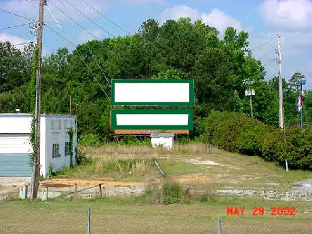 Photo of a billboard in Bunnlevel