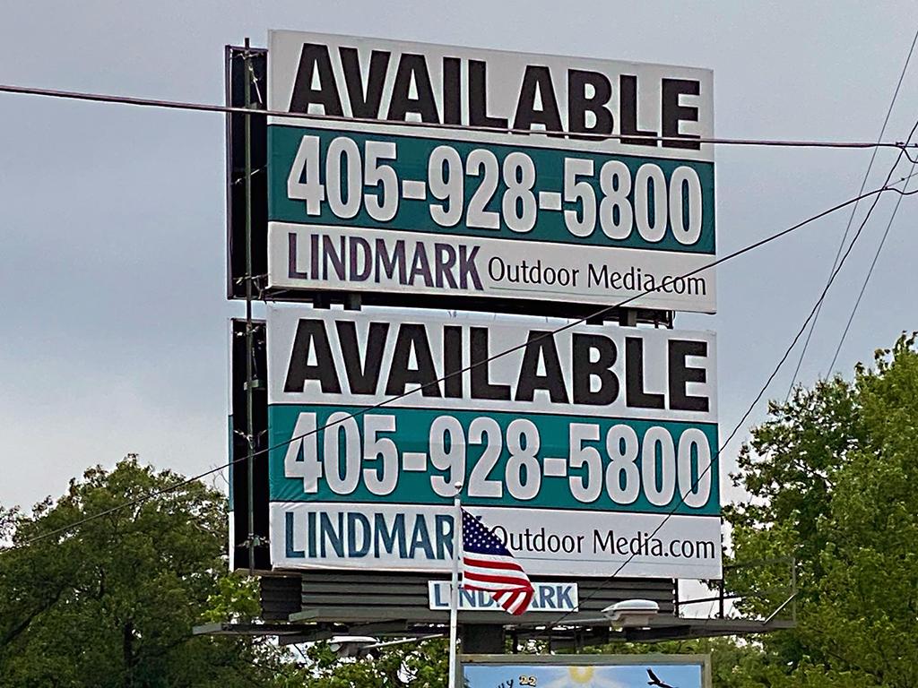 Photo of a billboard in Ravia