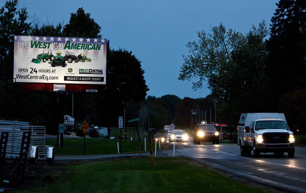 Photo of a billboard in Connoqunsg