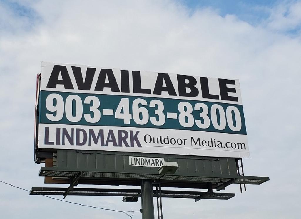 Photo of a billboard in Roxton